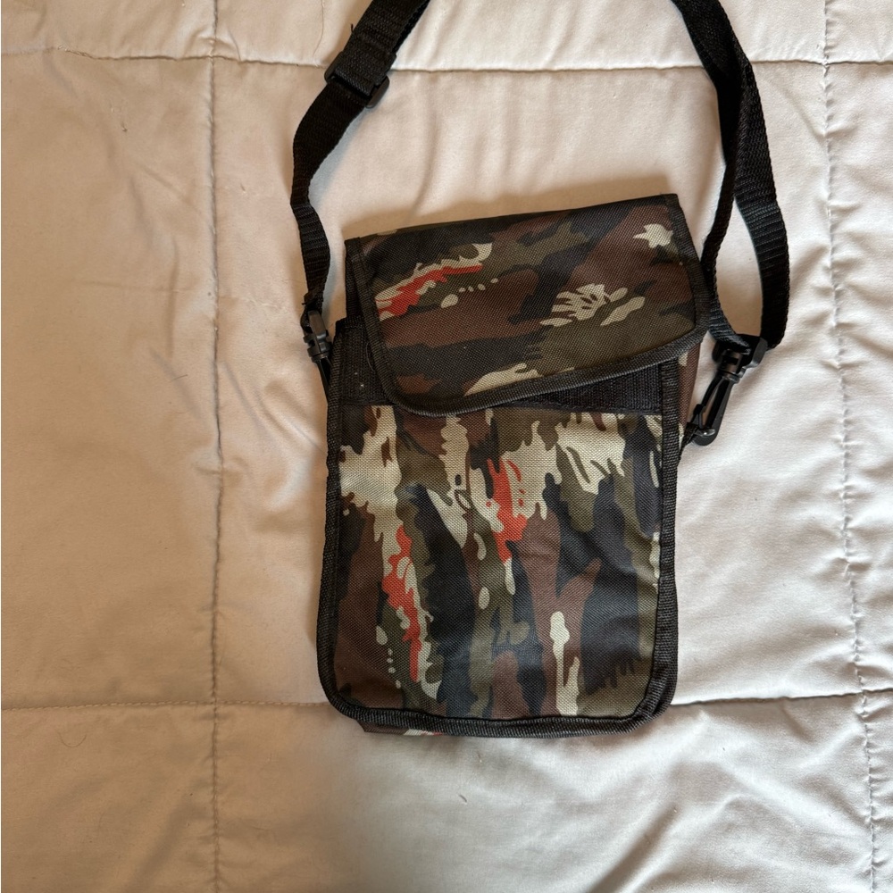 Camouflage bag or mag pouch